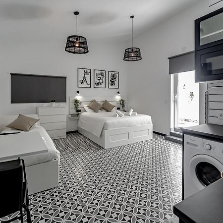 Apartamentos Pino Benidorm Szoba fotó
