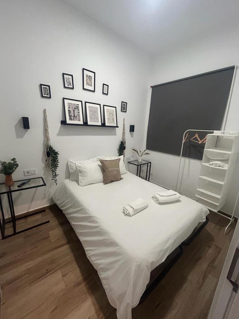 Apartamentos Pino Benidorm Kültér fotó