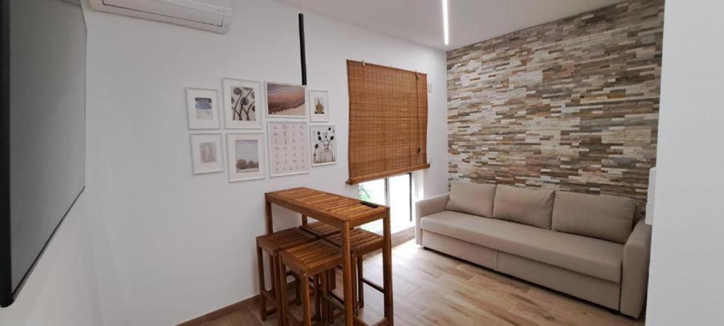 Apartamentos Pino Benidorm Szoba fotó