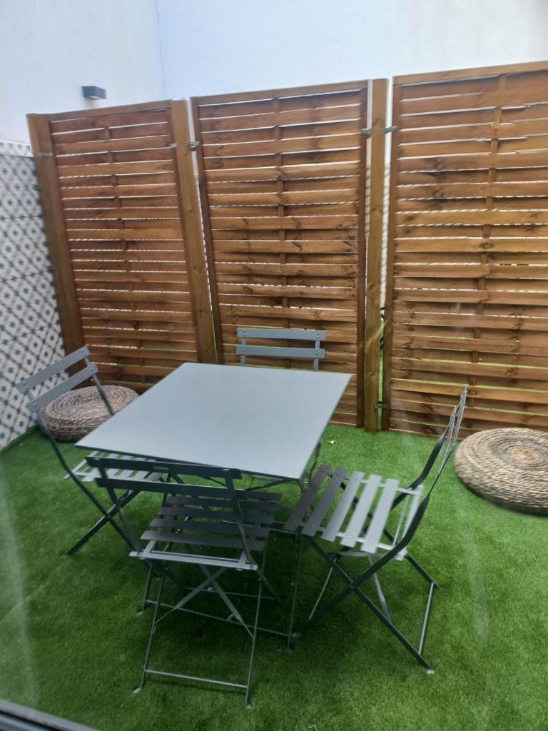 Apartamentos Pino Benidorm Szoba fotó